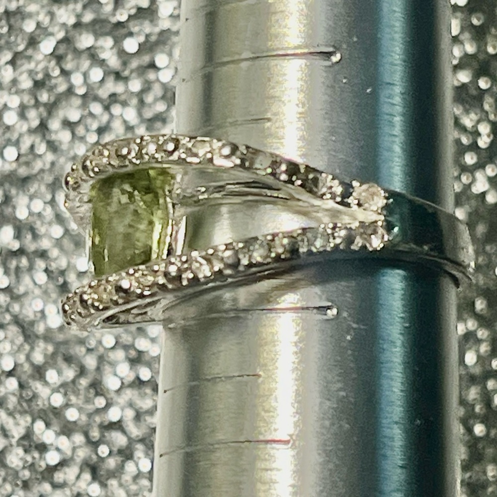NRT signed Envy Me Cocktail Ring Green Rhinestone - Picture 4 of 6